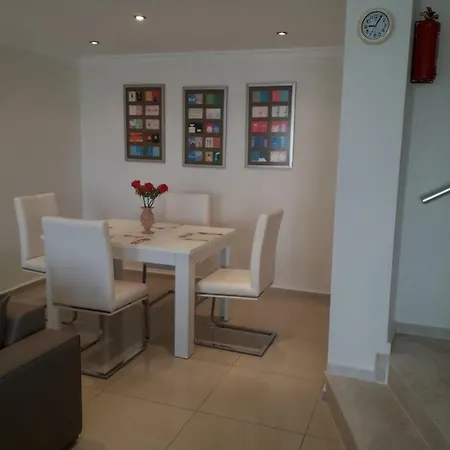 Orka Gardens F1 Apartment *