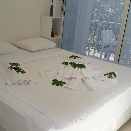 Orka Gardens F1 Apartament *